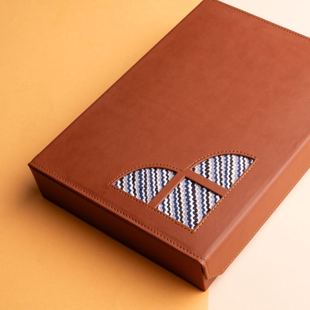 idyr-cadeauxdeluxe-cadeaux-personnalisés-cadeauxd'entreprise- cadeauxpourfemme-cadeauxd'affaires-cadeauxjournéedelafemme-8mars-coffretde chocolats-coffrets-luxe (33)