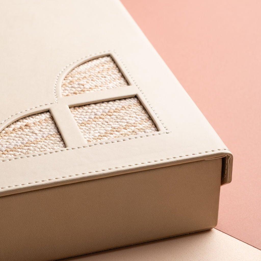 idyr-cadeauxdeluxe-cadeaux-personnalisés-cadeauxd'entreprise- cadeauxpourfemme-cadeauxd'affaires-cadeauxjournéedelafemme-8mars-coffretde chocolats-coffrets-luxe (45)