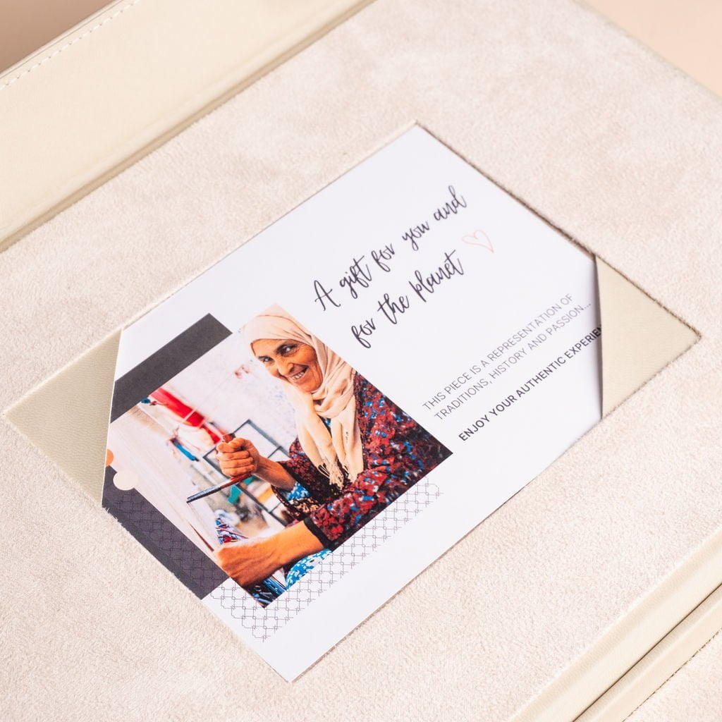 idyr-cadeauxdeluxe-cadeaux-personnalisés-cadeauxd'entreprise- cadeauxpourfemme-cadeauxd'affaires-cadeauxjournéedelafemme-8mars-coffretde chocolats-coffrets-luxe (49)