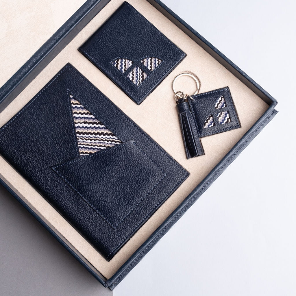 idyr-cadeauxdeluxe-cadeaux-personnalisés-cadeauxd’entreprise- cadeauxpourfemme-cadeauxd’affaires-cadeauxjournéedelafemme-8mars-coffrets-luxe Coffret Bouquin