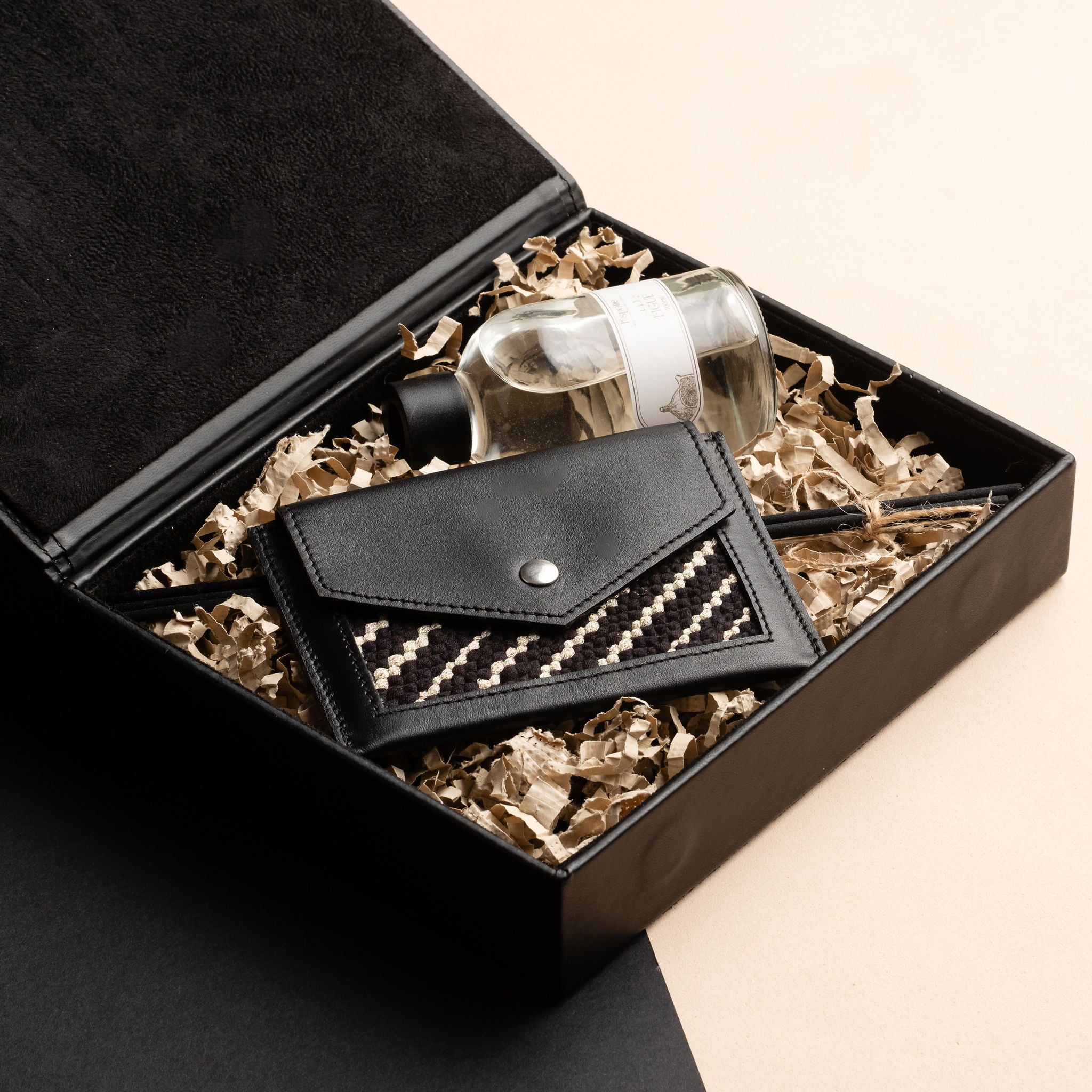 idyr-cadeauxdeluxe-cadeaux-personnalisés-cadeauxd’entreprise-cadeauxpourfemme-cadeauxd’affaires-cadeauxjournéedelafemme-8mars (4)
