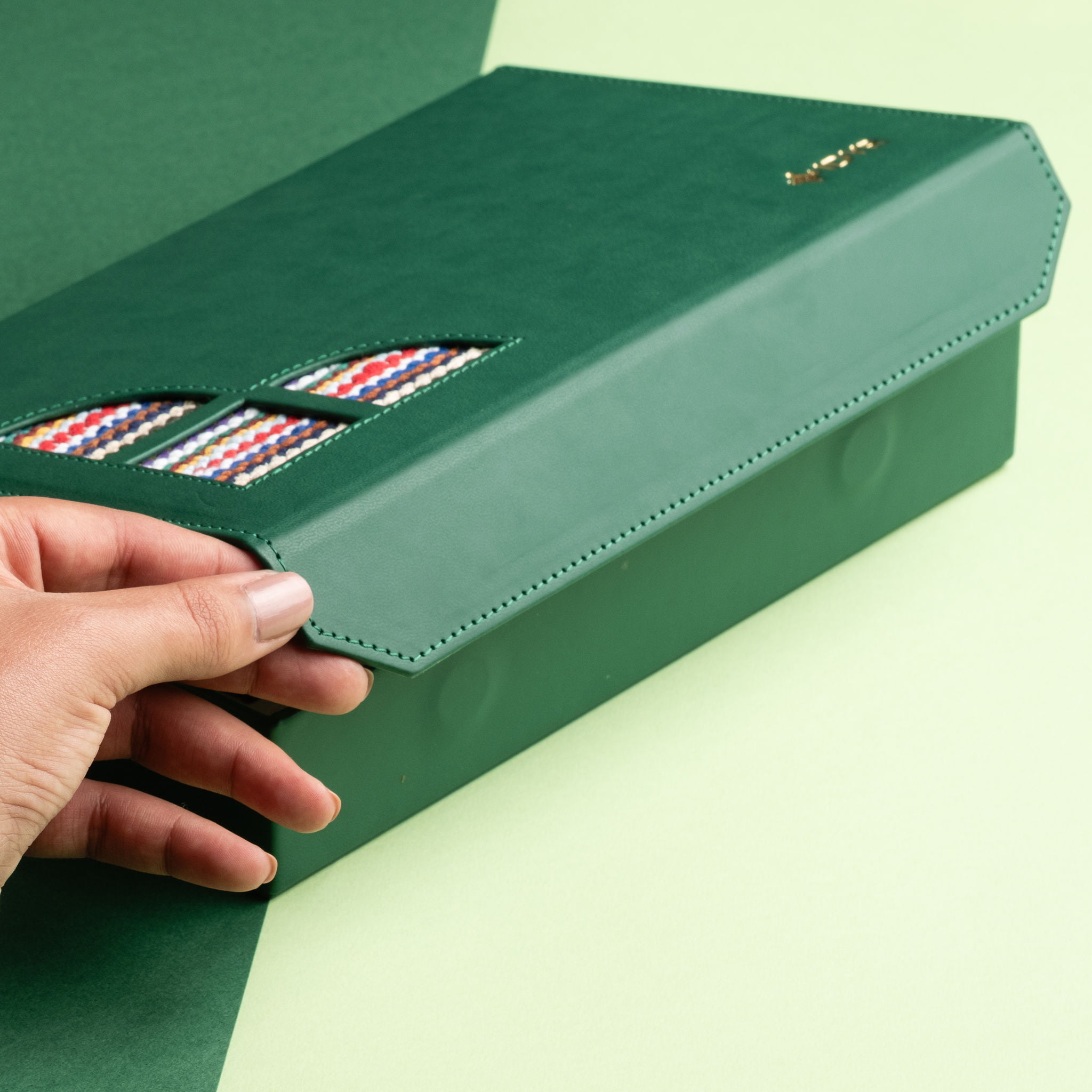 idyr-coffret-artisanal-jewelry-box-cadeauxdeluxe-cadeaux-personnalisés-cadeauxd'entreprise-accueil-shop-coffrets (16)