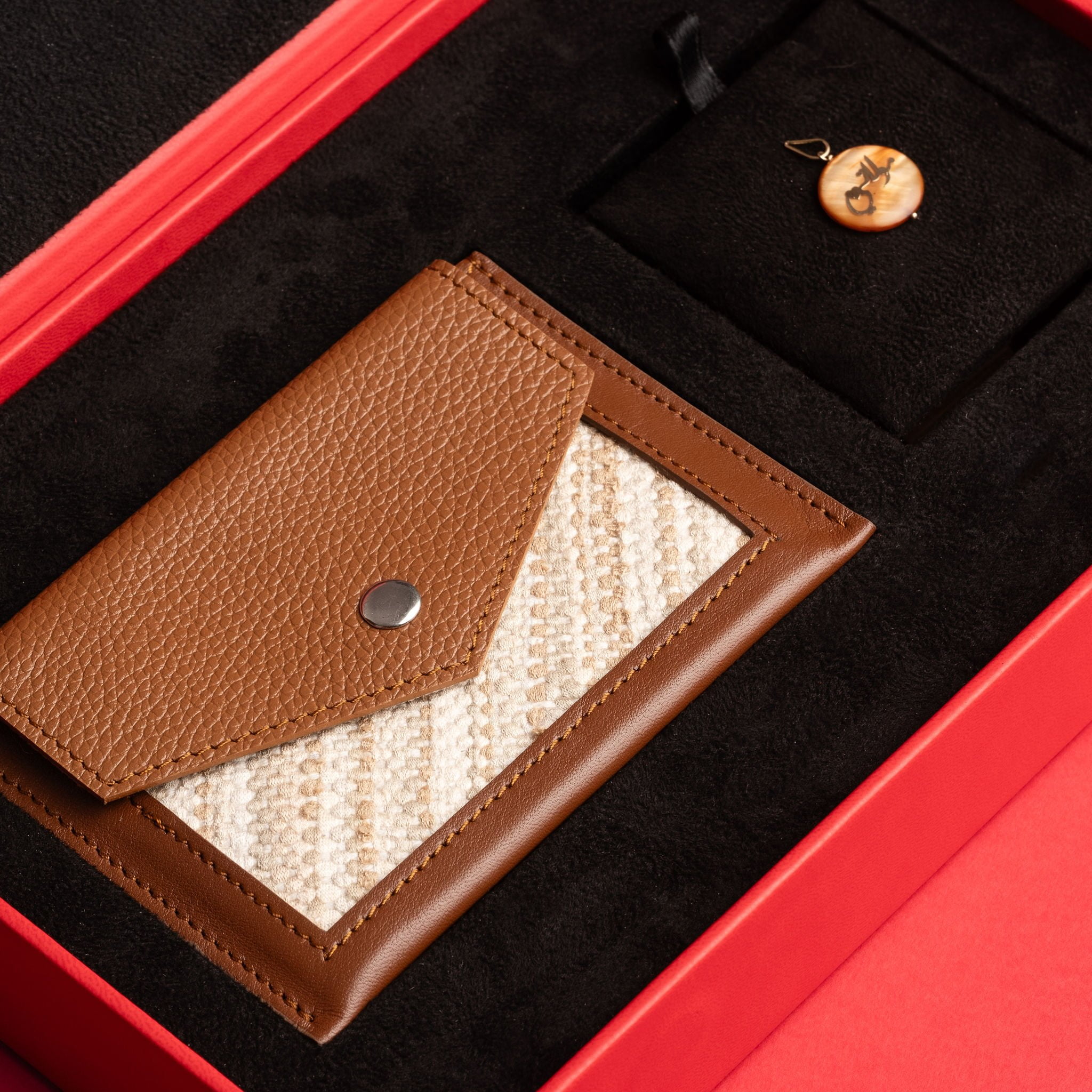 idyr-coffret-artisanal-jewelry-box-cadeauxdeluxe-cadeaux-personnalisés-cadeauxd'entreprise-accueil-shop-coffrets (29)